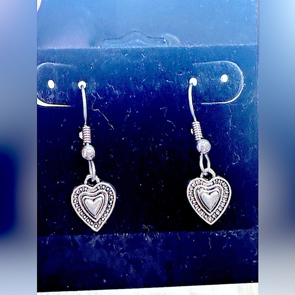 🆕Beautiful Antique Silver Textured Heart Charm Dangle Fishhook Earrings: L♥️VE - Picture 4 of 16